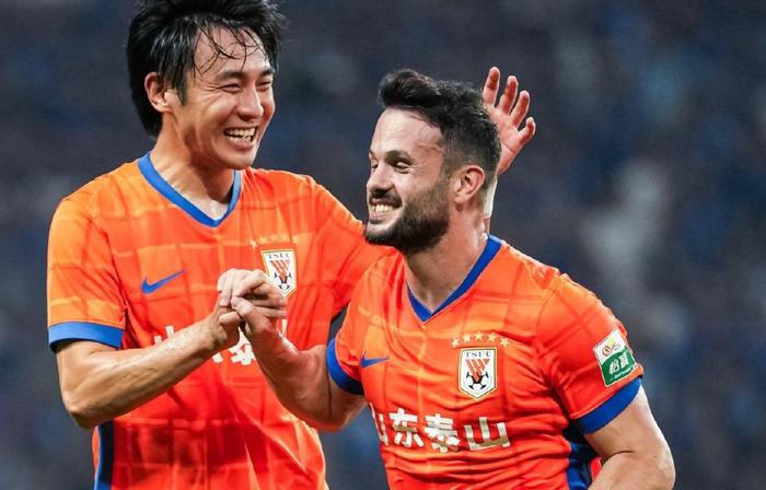 星空体育娱乐平台-中超神锋天神下凡：2场狂轰7球，灌国安4球，灌申花3球