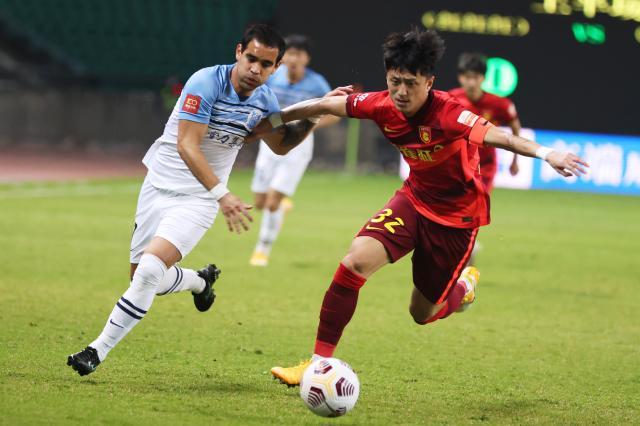 星空体育-河北三老镇后防丁海峰基本留队 潘喜明下月可披挂